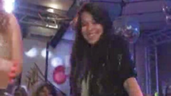 Tetovirana plavuša pojebana je u prirodi sexsi snimci