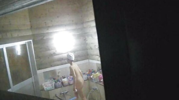 Ljubavnica fetiša stopala Sarah Cute puši seks porno snimci i ima seks