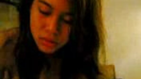 Adrianna uživa domaci sex snimci u ogromnom crnom mesu