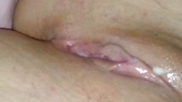 Tetovirana porno snim brineta voli sparni seks s leđa