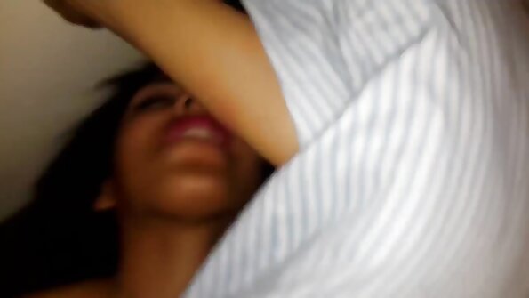 Uska zgodna sjeda porno domaci snimci na otvrdnuti Winkie