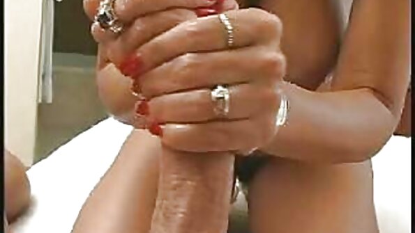 Busty Autumn Falls s erotske snimke dlakavom macom dobiva željeni jebač