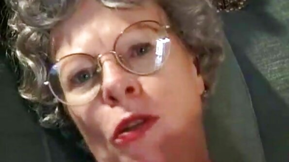 Mlada May Thai i Rebecca Volpetti imaju privatni snimci sex lezbijski seks u ljetnom kampu