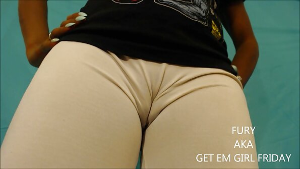 Napaljena MILF karanje snimci Alicia Silver Pleasure Her Minge