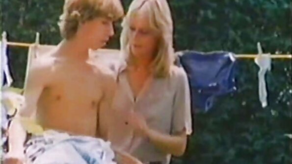 Megan amaterski klipovi voli poševiti svoju učiteljicu