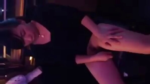 Joanna Angel pojeba sex porno snimci djevojčin šupak vibratorom na strap-on