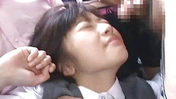 Slatke djevojke koriste remen mobilni porno snimci