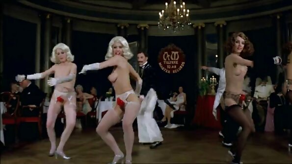 Lilly Bell liže amaterski sex klipovi svoju čvrstu macu i lijepo je pojebe