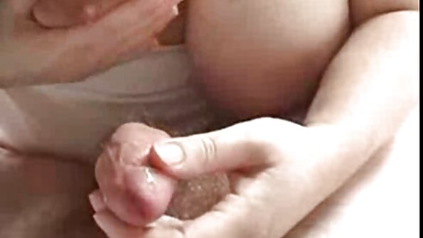 Svijetlokosa MILF snimak porno u za neko pseće jebanje