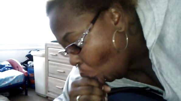 U bazenu sa sparno Kelly porno snimke Madison