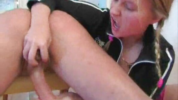 Bucmasta sandra afrika porno snimak brineta Kailani Kai duboko se jebe po mudima