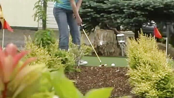 Nestašna tinejdžerica sexsi snimci sprema se svršiti