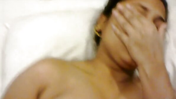 Strastvena ebanovina porno snimci amaterski cura napunjena je kurom