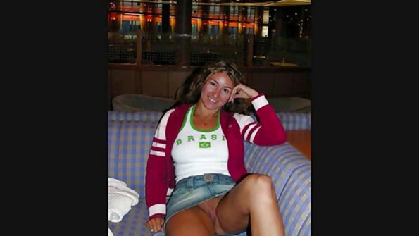 Nešto pulsirajuće i tvrdo ispod James privatni snimci porno hlača