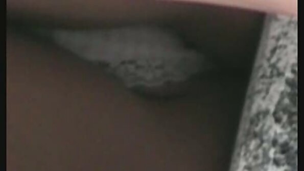 Vruća plavuša jebe svog osobnog trenera amaterski klipovi