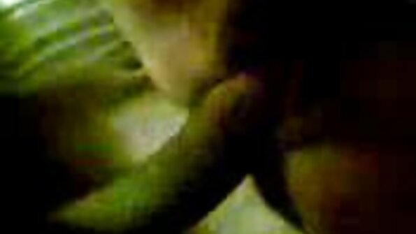 Dvije nevjerojatno seksi bebe dijele jedan porno snimke masivni dong