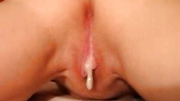 Mama Darryl Hanah ponudi xxx porno snimci Alanu svoje dinje