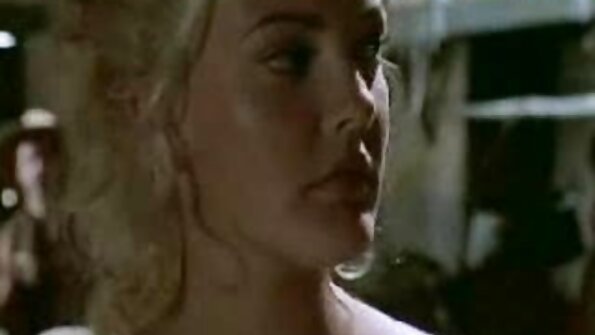 Vruća MILF Connie Carter postaje maca diskrecija porno snimak dosadna i napaljena